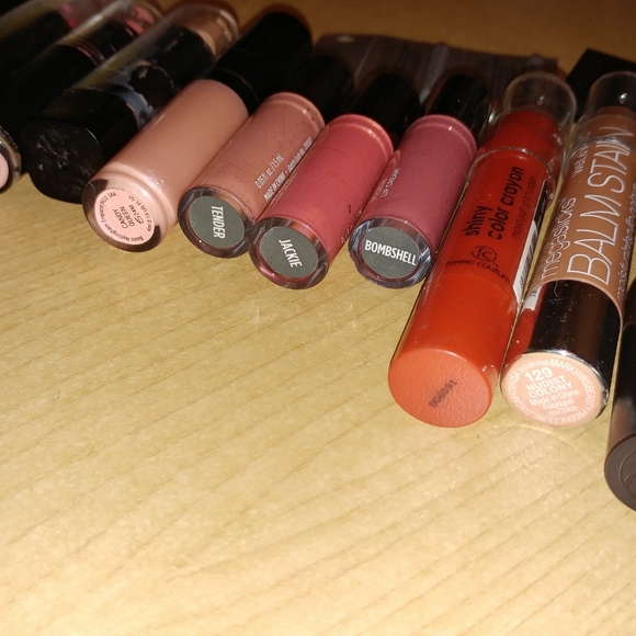 Huge lip bundle - Picture 7 of 8